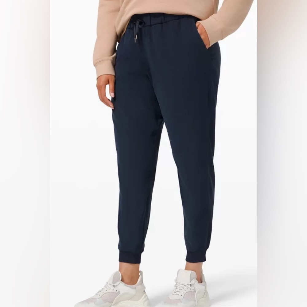 NWOT LuLuLemon On The Fly Jogger Woven Sz 4